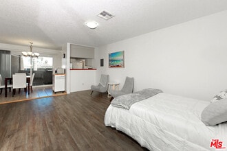 Building Photo - 3600 Bagley Ave