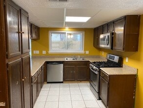 Building Photo - 14411 Louetta Rd Building Photo - 14411 Louetta Rd