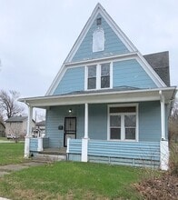 Building Photo - 1326 E Pontiac St
