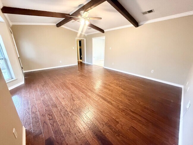 Building Photo - 3 bed/ 2 bath in South Tyler!