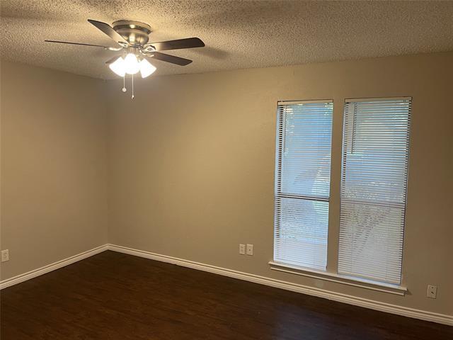 Foto principal - 1005 Bluebird Dr
