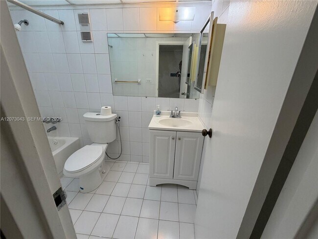 Foto del edificio - 1825 W 44th Pl