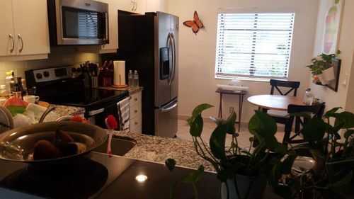 Foto del edificio - 3984 Cocoplum Cir