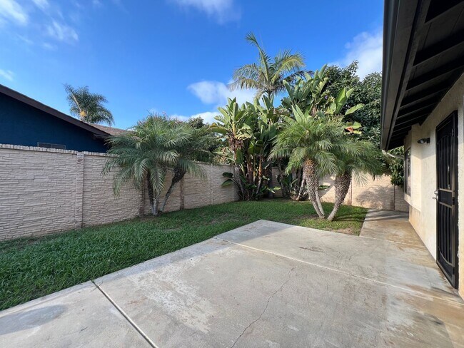 Foto del edificio - Single Story 3 Bedroom House in South Oceanside