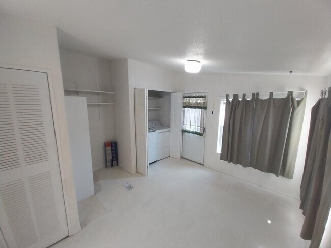Foto del edificio - 1831 E Cornwall Rd