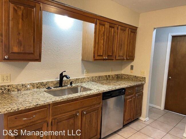 Building Photo - 3 br, 2 bath House - 7144 NW 115th