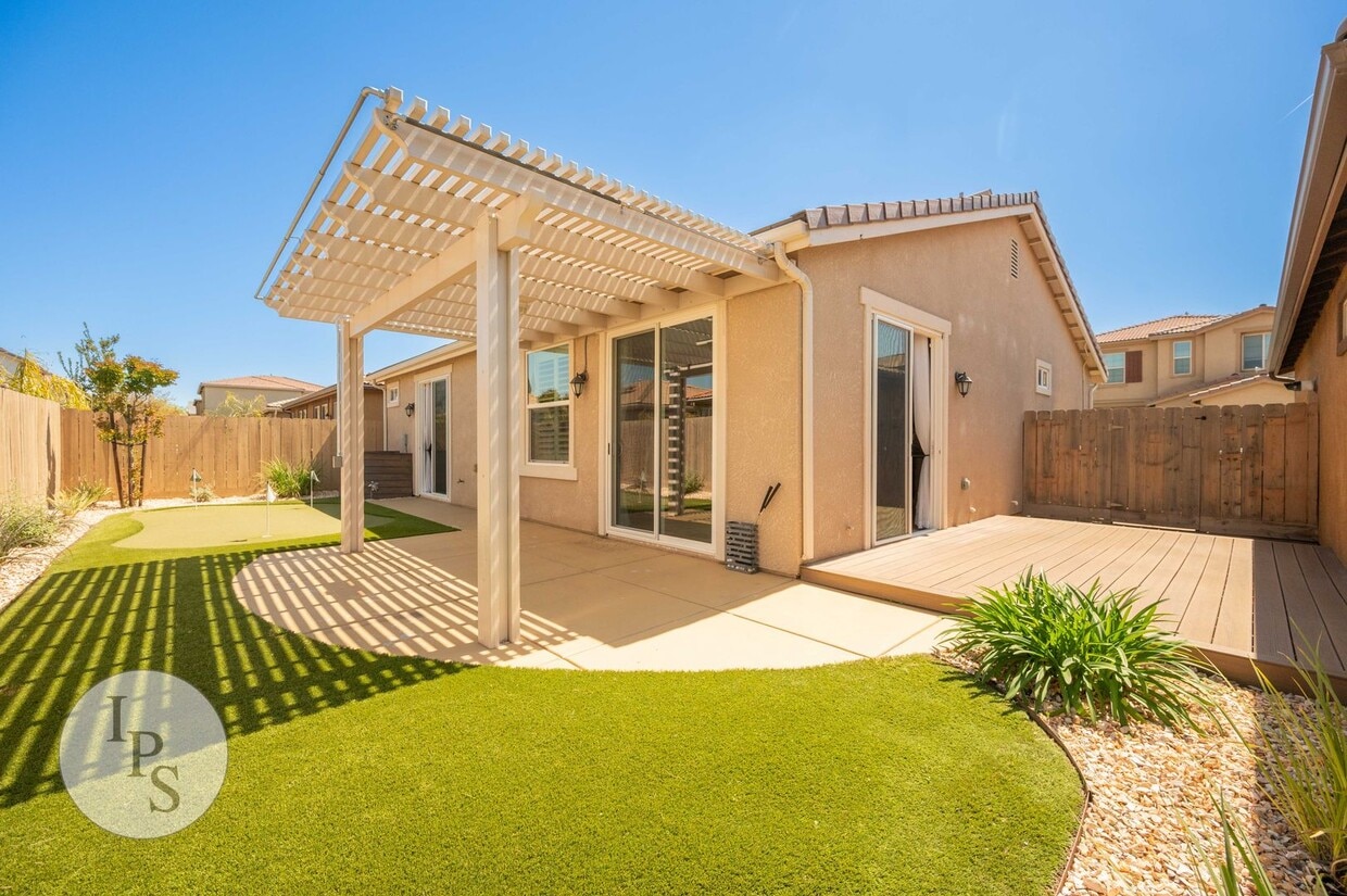 Primary Photo - Copper Eastside Home, 2BR/2BA, CUSD, Gated...