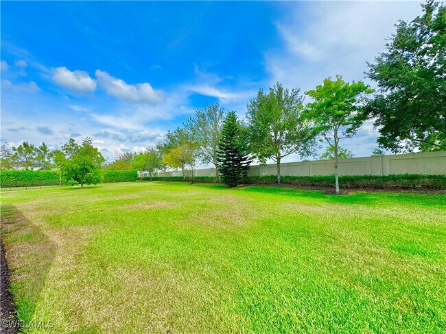 Foto del edificio - 4171 Crescent Ct