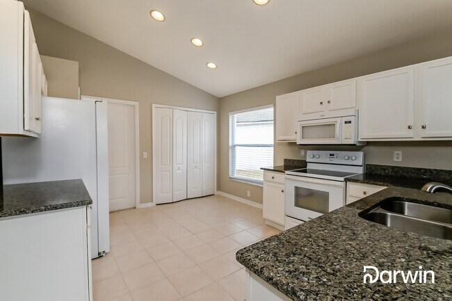 Building Photo - 713 Somerstone Drive, VALRICO, FL 33594