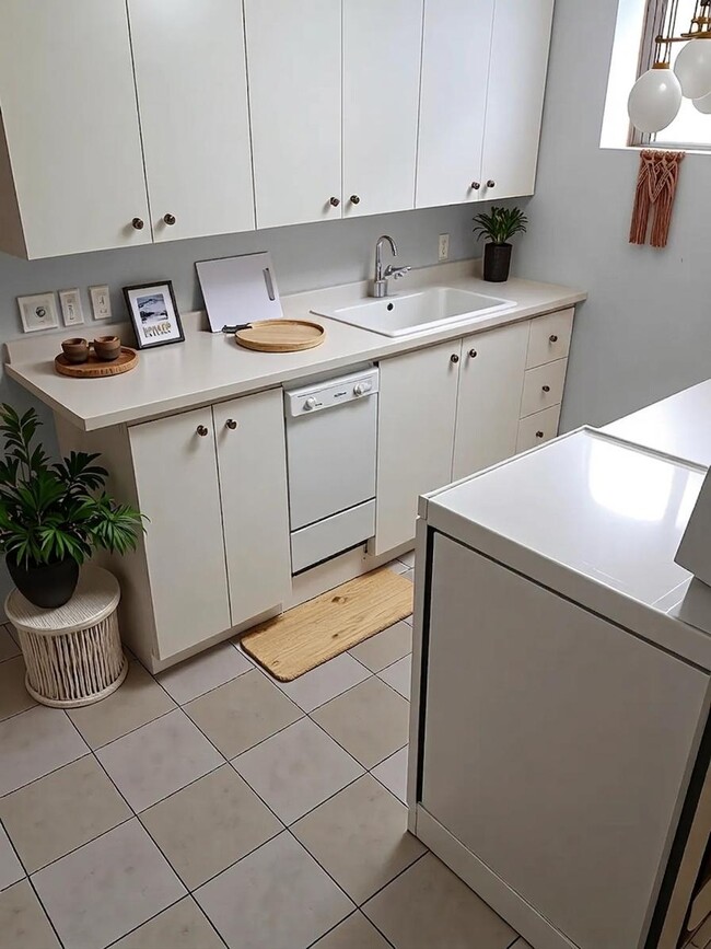 Building Photo - 1 Bedroom with Parking Near West Mountain