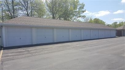 Building Photo - 2 Bedroom Great Location