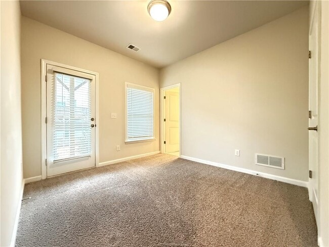 Building Photo - 3756 Davis Cir NW
