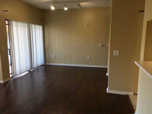 Building Photo - 2807 Veronia Dr