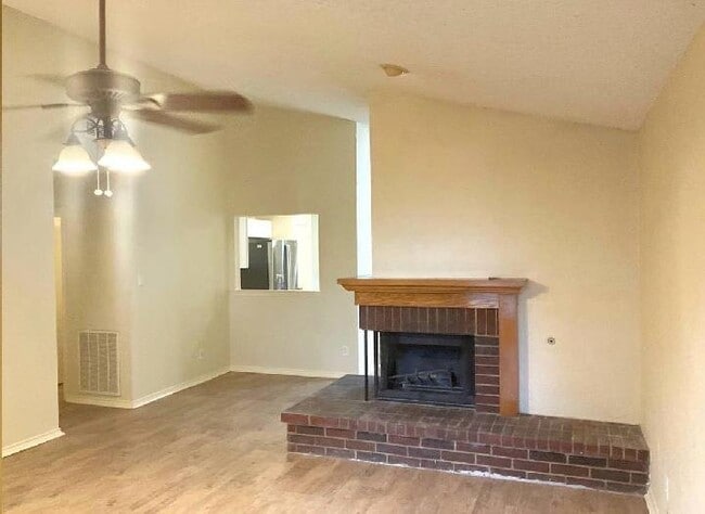 Building Photo - 529 Shennandoah Dr