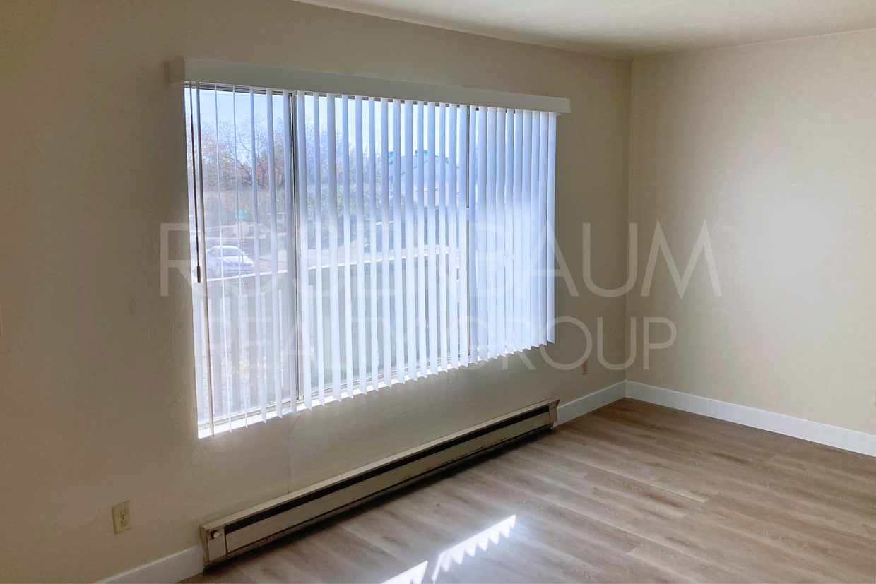 Building Photo - Charming 2-bedrooms, 1-bath upstairs apart...