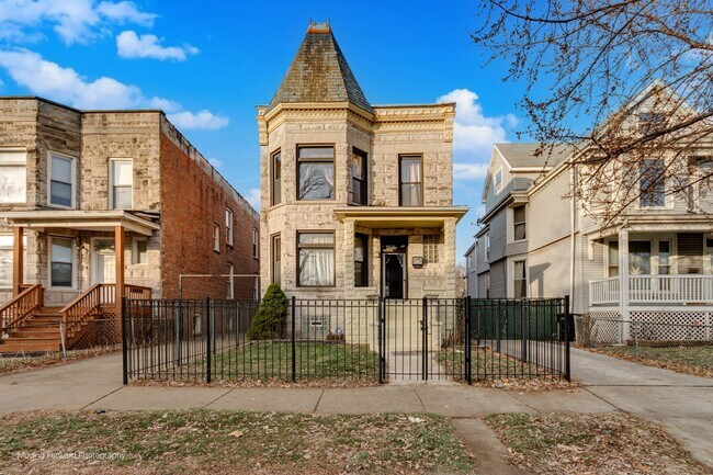 Building Photo - 7338 S Stewart Ave