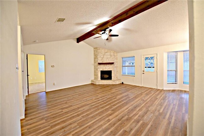 Foto del edificio - 805 Lone Tree Ct