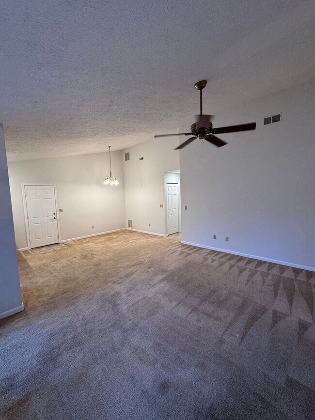Foto del edificio - Single level duplex