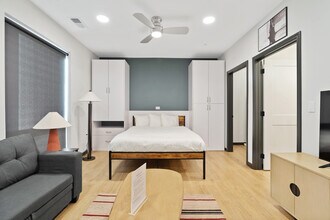 Building Photo - 423 E Michigan St