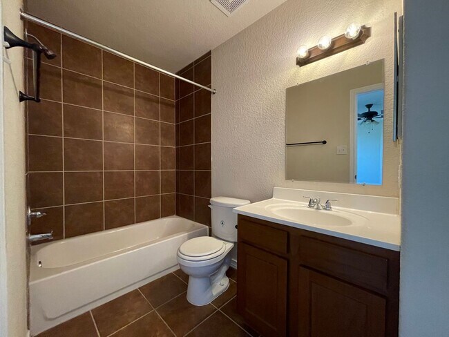 Foto del edificio - Townhome for rent