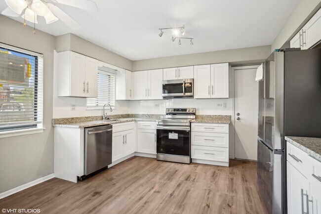 Foto del edificio - 141 E Grand Ave