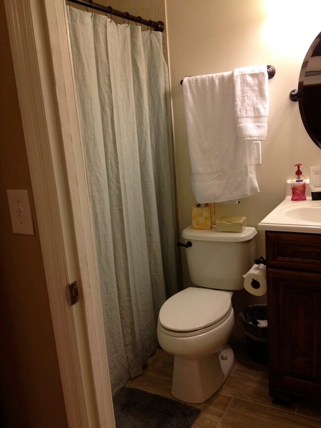 primary bathroom - 779 West Lyman Avenue
