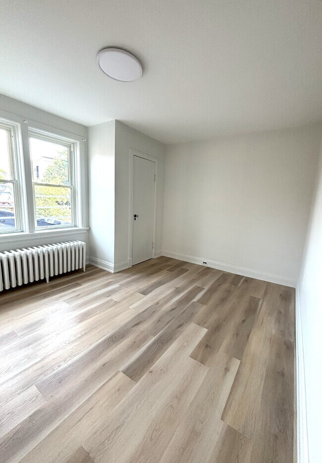 Photo du bâtiment - Fully Renovated 2BR in the Heart of Downtown Orillia