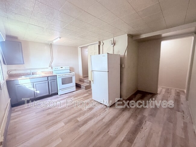 Building Photo - 234 E 32nd St