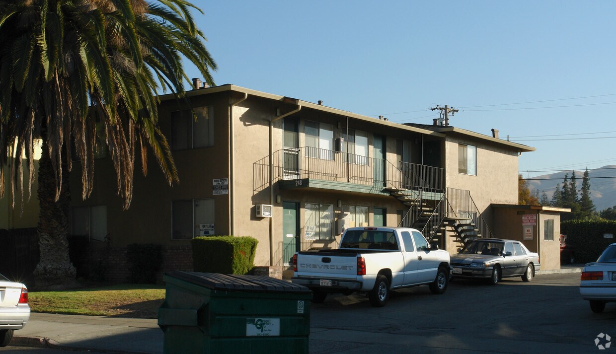 Primary Photo - 240-248 Pamela Ave