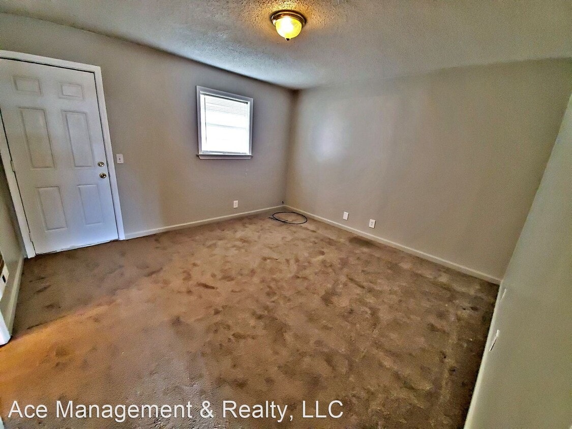 Building Photo - 3900 Rucker Cir SW