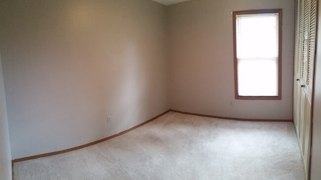 Building Photo - 4722 Shell Dr