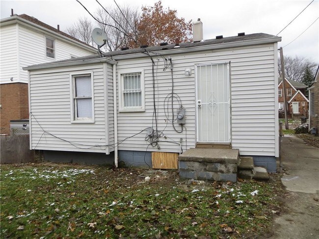 Building Photo - 6347 Plainview Ave