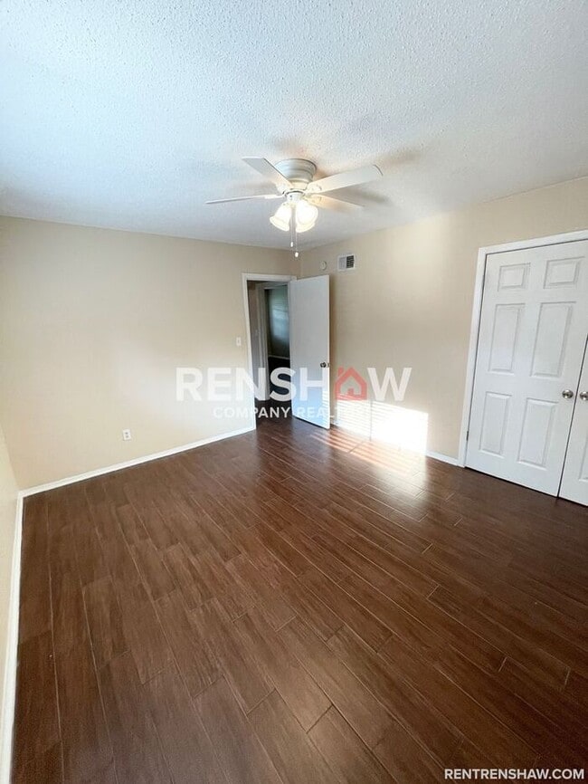 Building Photo - Classic 2/1 Bartlett Duplex Now Available ...