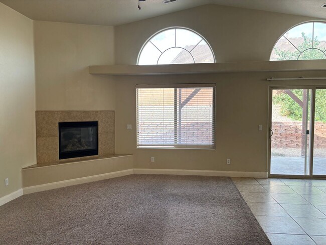 Foto del edificio - Charming 3 bed 2 bath home!