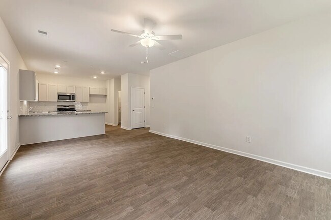 Foto del edificio - 12115 Lansbury Dr