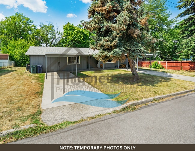 Building Photo - 2711-13 N 10th Pl