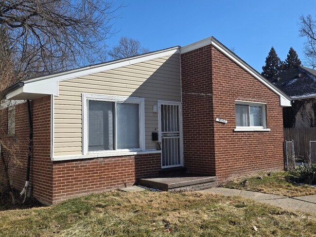 Foto del edificio - 18302 Wormer Ave