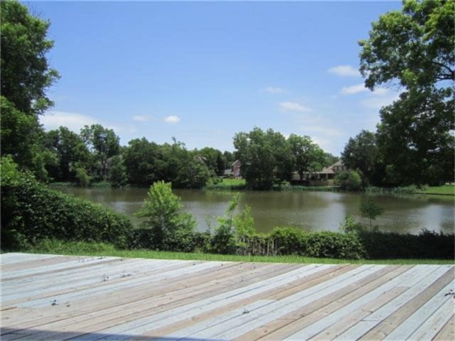 Building Photo - 419 Lakeside Blvd