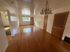 Building Photo - 1610 Oakmont St NW