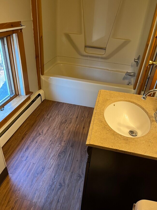 Bathroom - 30 Grant St
