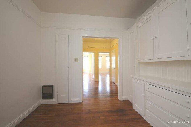 Building Photo - 1565 Green St