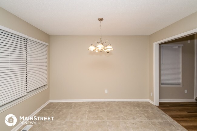 Building Photo - 2577 Daly Dr