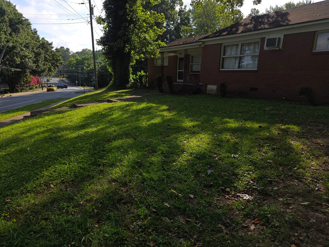 Foto principal - 1322 Briar Creek Rd