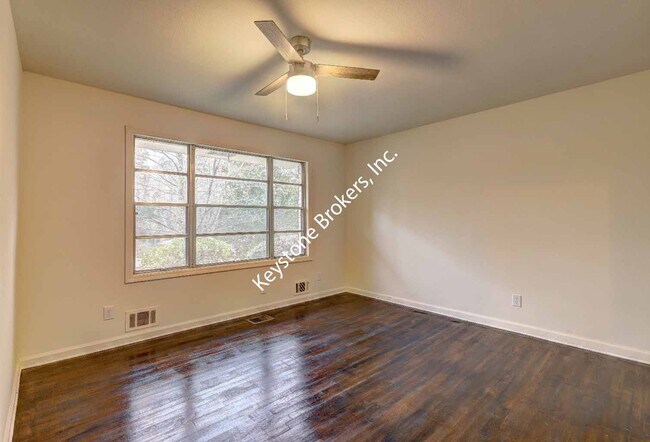 Foto del edificio - 4624 Wesley Dr
