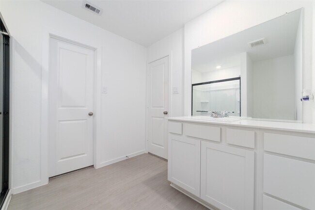 Foto del edificio - 12410 Mountain Daisy Rd