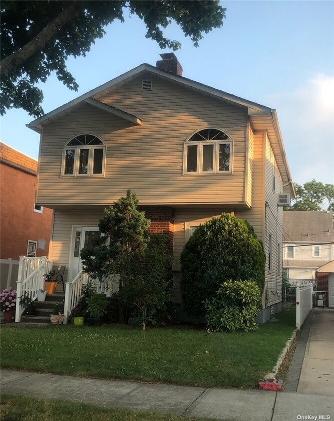 Foto principal - 241-26 85th Rd