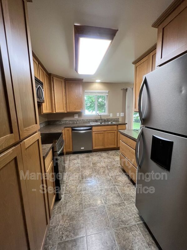 Building Photo - 12606 Burnham Dr