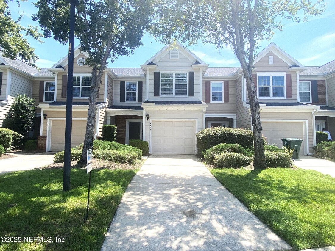 Foto principal - 4877 Castlegate Ct