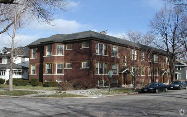 Primary Photo - 642 Adams St