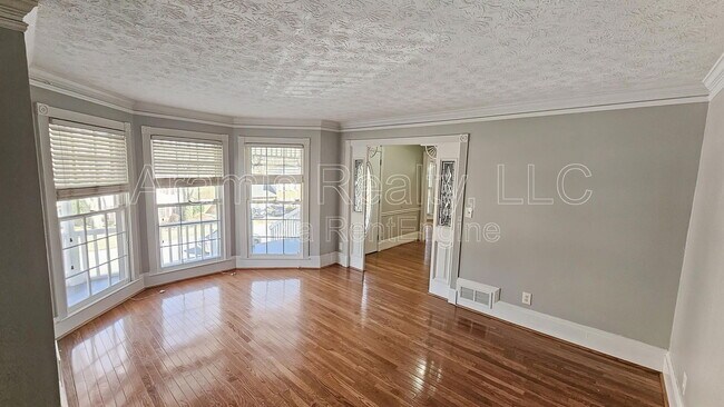 Foto del edificio - 4858 Glenwhite Dr